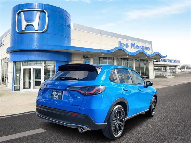 View vehicle photo 4