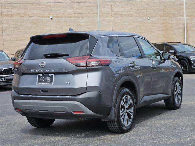 2022 Nissan Rogue SV 4