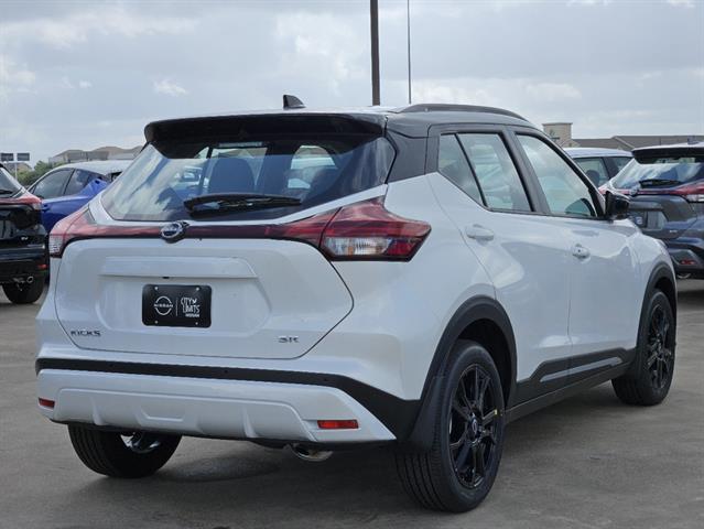 2024 Nissan Kicks SR 3