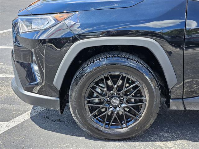 2019 Toyota RAV4 XLE 7