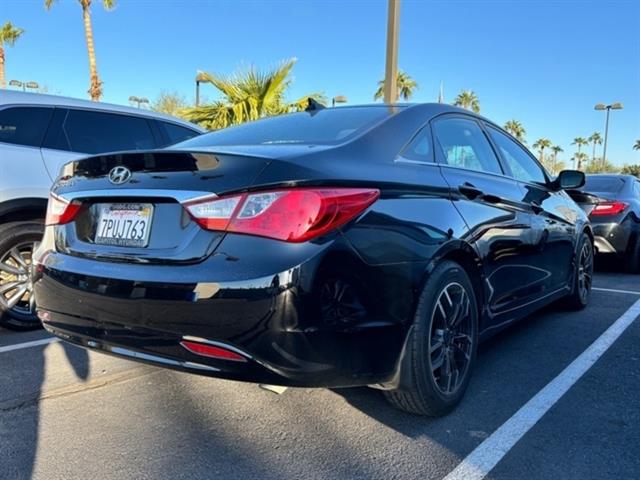 2012 Hyundai Sonata GL 3