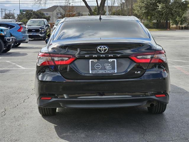 2022 Toyota Camry LE 4