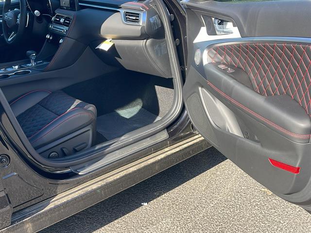 2025 Genesis G70 3.3T RWD Sport Advanced 35