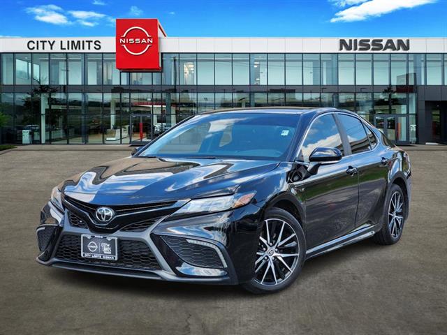 2024 Toyota Camry SE 1