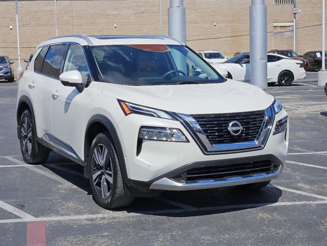 2023 Nissan Rogue Platinum 2