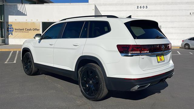 2025 Volkswagen Atlas SE 11