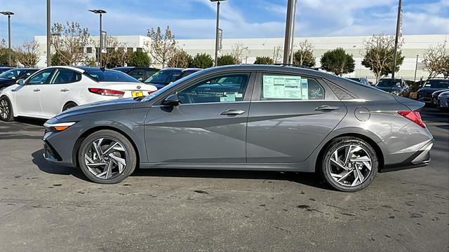 2025 Hyundai Elantra Hybrid Limited 12