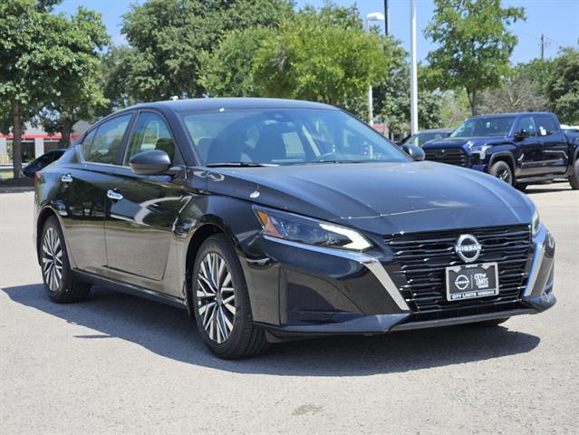 2024 Nissan Altima 2.5 SV 2