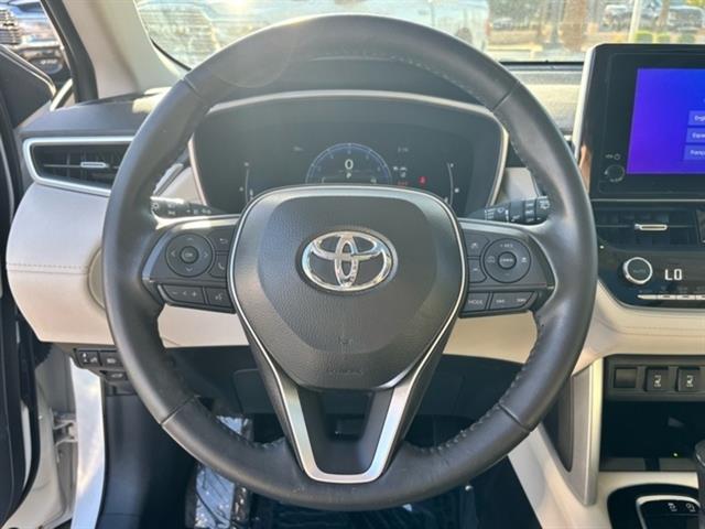 2024 Toyota Corolla Cross XLE 19