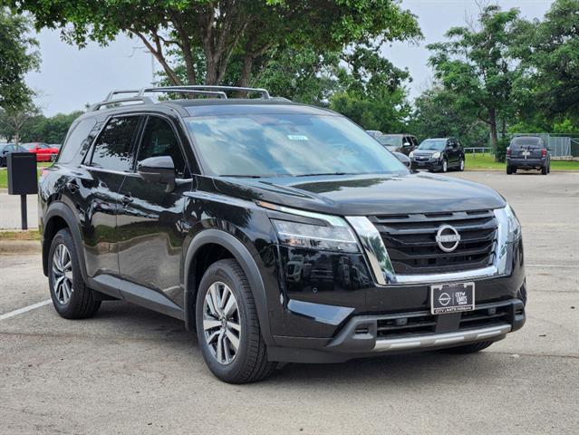 2024 Nissan Pathfinder SL 2