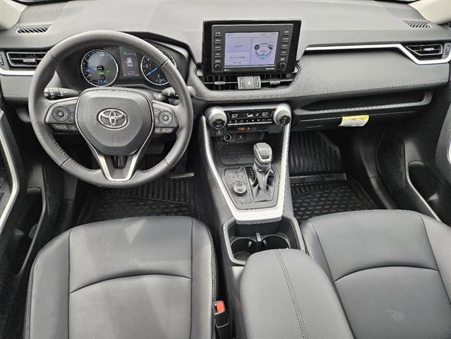 2022 Toyota RAV4 Hybrid XLE Premium 18