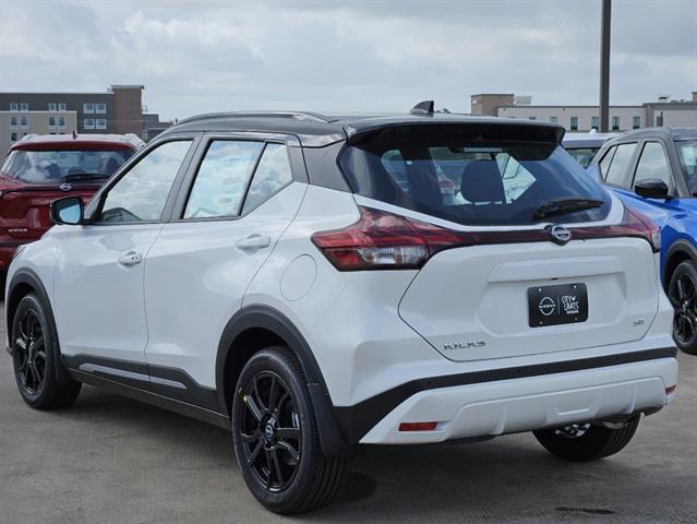 2024 Nissan Kicks SR 4