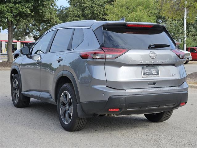 2024 Nissan Rogue SV 4