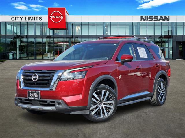 2023 Nissan Pathfinder Platinum 1