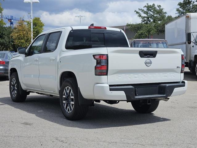 2024 Nissan Frontier SL 3