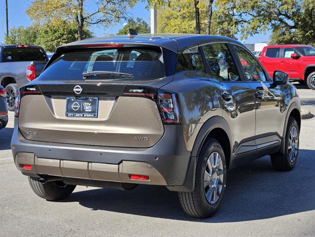 2025 Nissan Kicks S 5