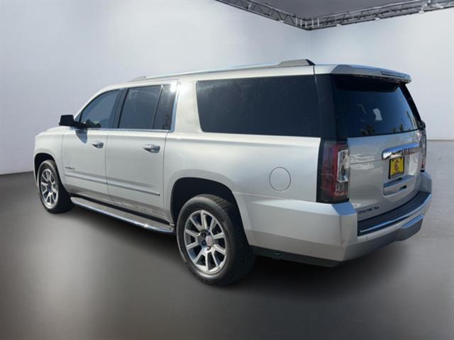 2020 GMC Yukon XL Denali 9