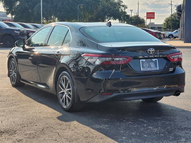 2023 Toyota Camry XLE 3