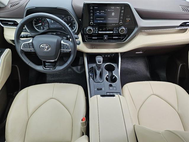 2021 Toyota Highlander XLE 19