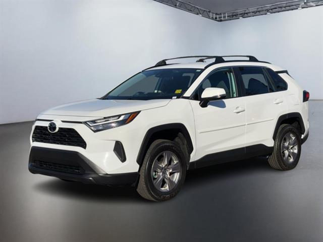 2022 Toyota RAV4 XLE 8