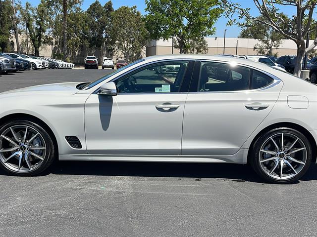 2024 Genesis G70 2.5T Standard 12