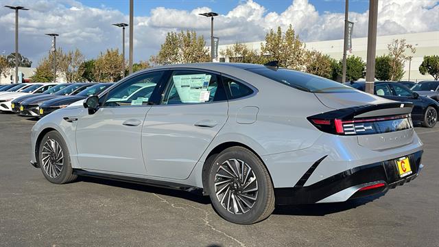 2025 Hyundai Sonata Hybrid Limited 11