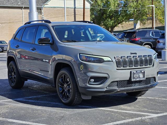 2023 Jeep Cherokee Altitude Lux 2