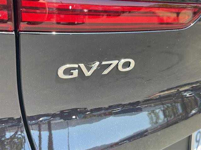 2024 Genesis GV70 2.5T Standard 29