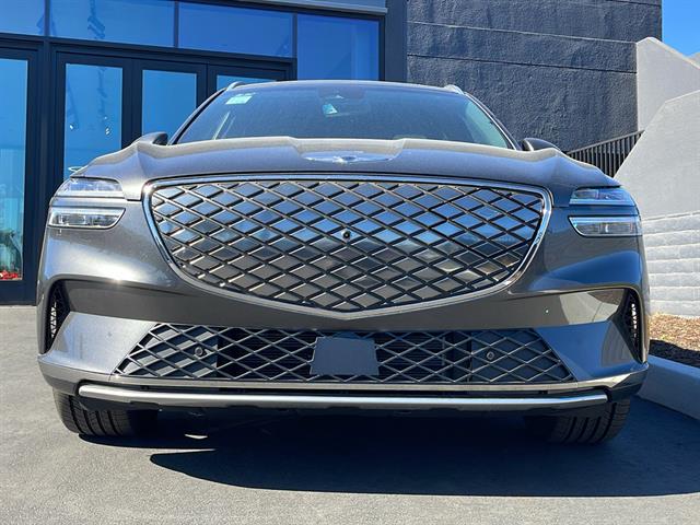 2025 Genesis Electrified GV70 Advanced 4