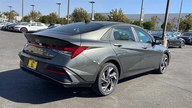 2025 Hyundai Elantra Hybrid Blue 7