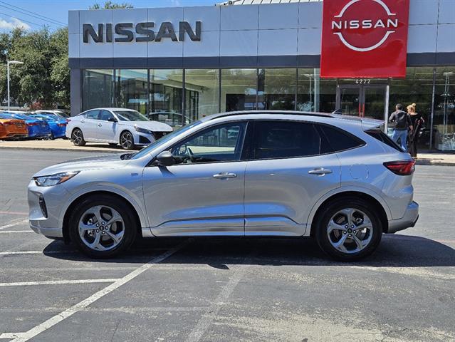 2023 Ford Escape ST-Line 3