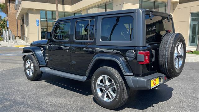 2018 Jeep Wrangler Unlimited Sahara 11