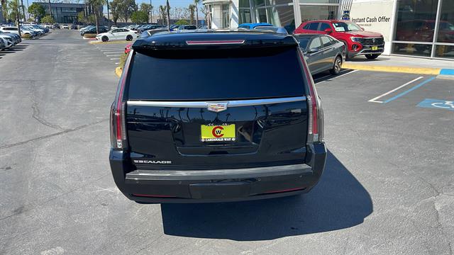 2018 Cadillac Escalade ESV Premium Luxury 8