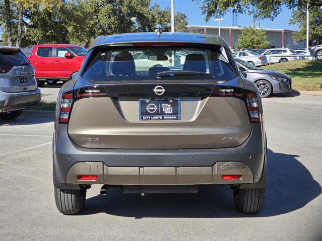 2025 Nissan Kicks S 4