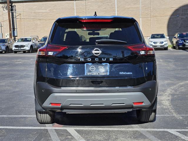 2023 Nissan Rogue SV 4