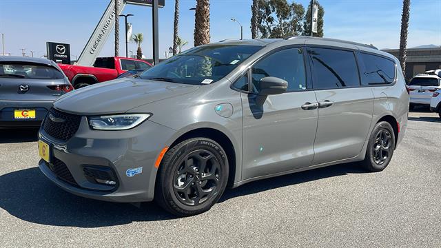 2021 Chrysler Pacifica Limited 11