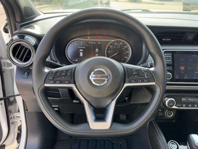 2019 Nissan Kicks SV 22