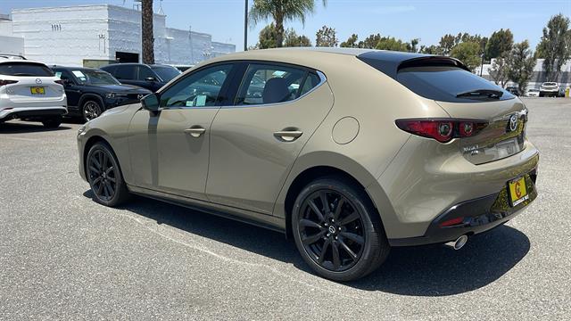 2024 Mazda Mazda3 Hatchback 2.5 Carbon Turbo 11