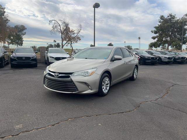 2016 Toyota Camry LE 3