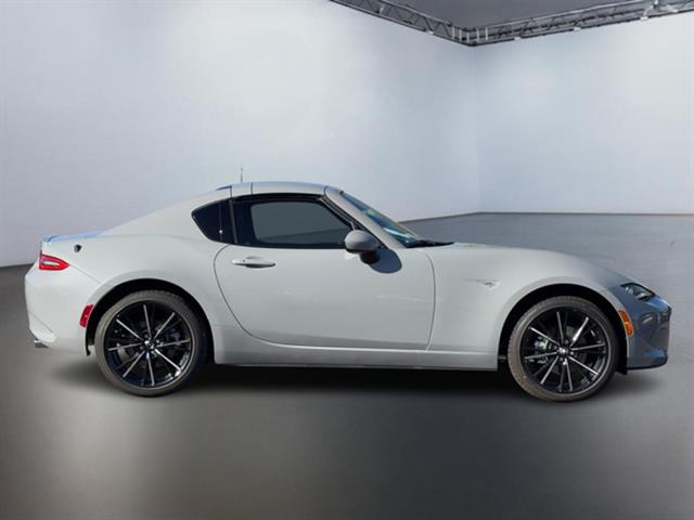 2024 Mazda MX-5 Miata RF Grand Touring 3