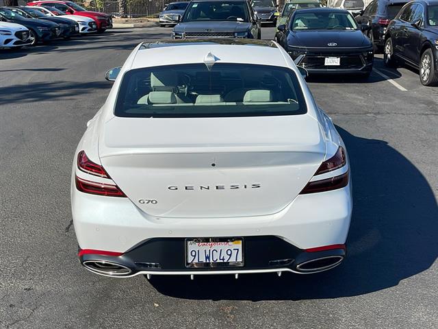 2024 Genesis G70 2.5T Prestige 8