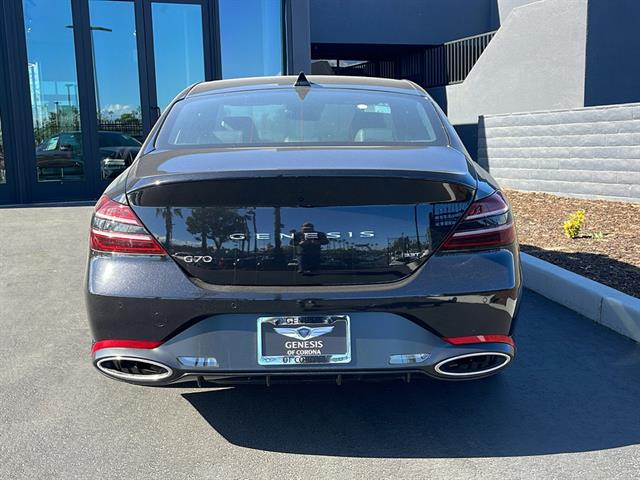 2025 Genesis G70 3.3T RWD Sport Advanced 9