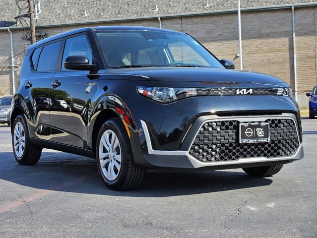 2023 Kia Soul LX 2