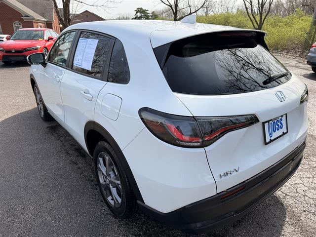 View vehicle photo 5