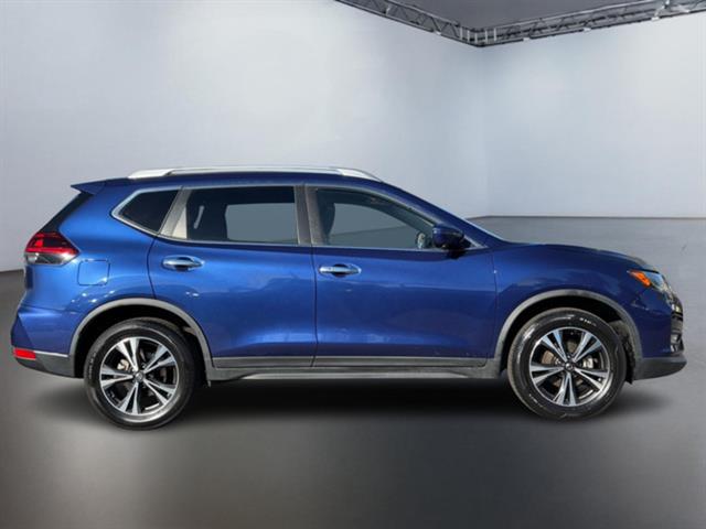 2020 Nissan Rogue SV 3