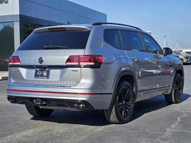 2023 Volkswagen Atlas 3.6L V6 SEL R-Line Black 5