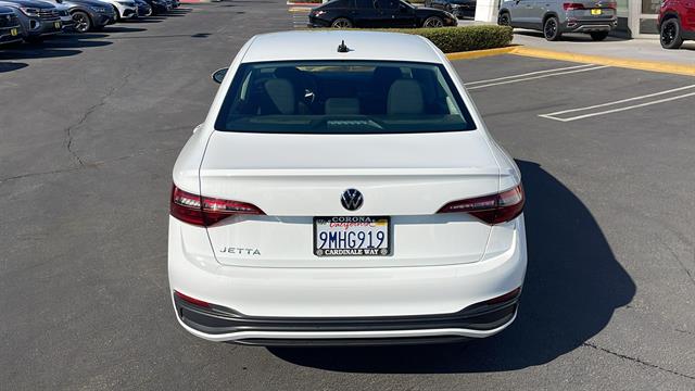 2024 Volkswagen Jetta S 8