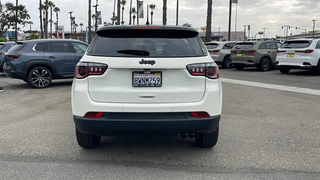 2021 Jeep Compass Altitude 9