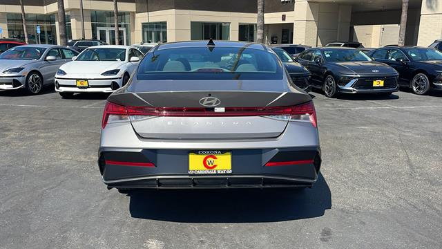 2024 Hyundai Elantra SEL 9