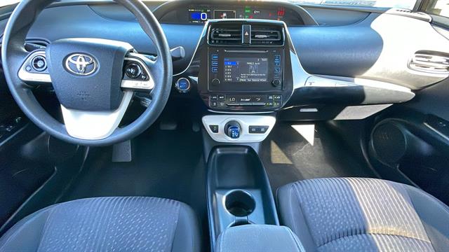 2018 Toyota Prius Two 4dr Hatchback 17